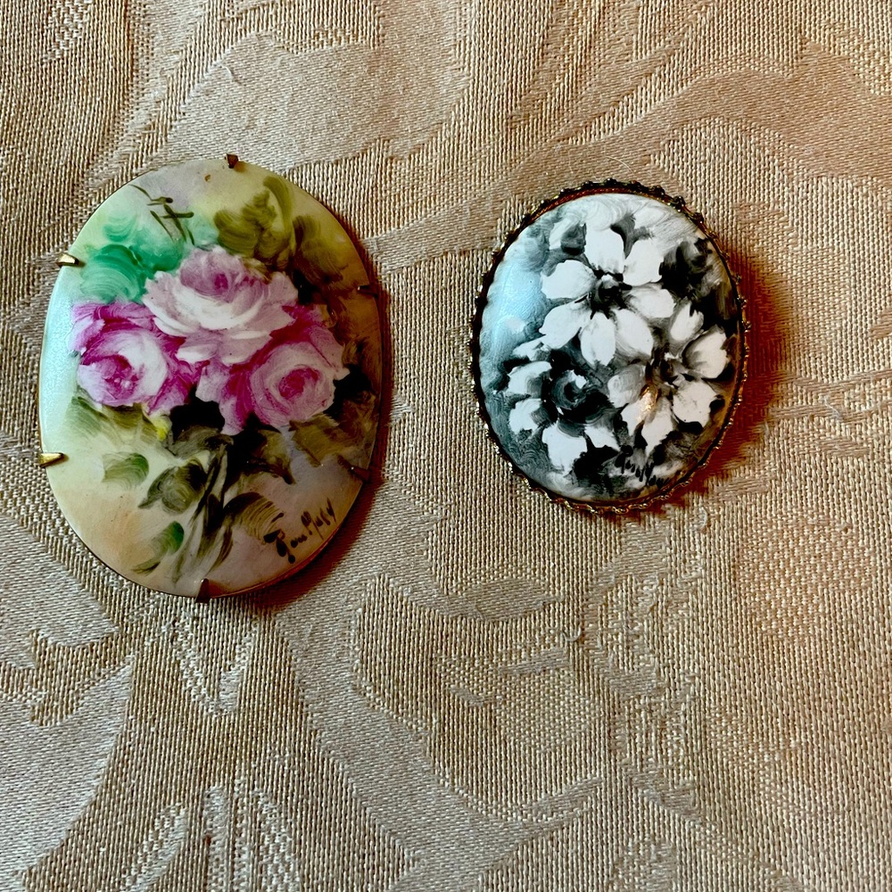VINTAGE HAND PAINTED BROOCHES signed by artist.